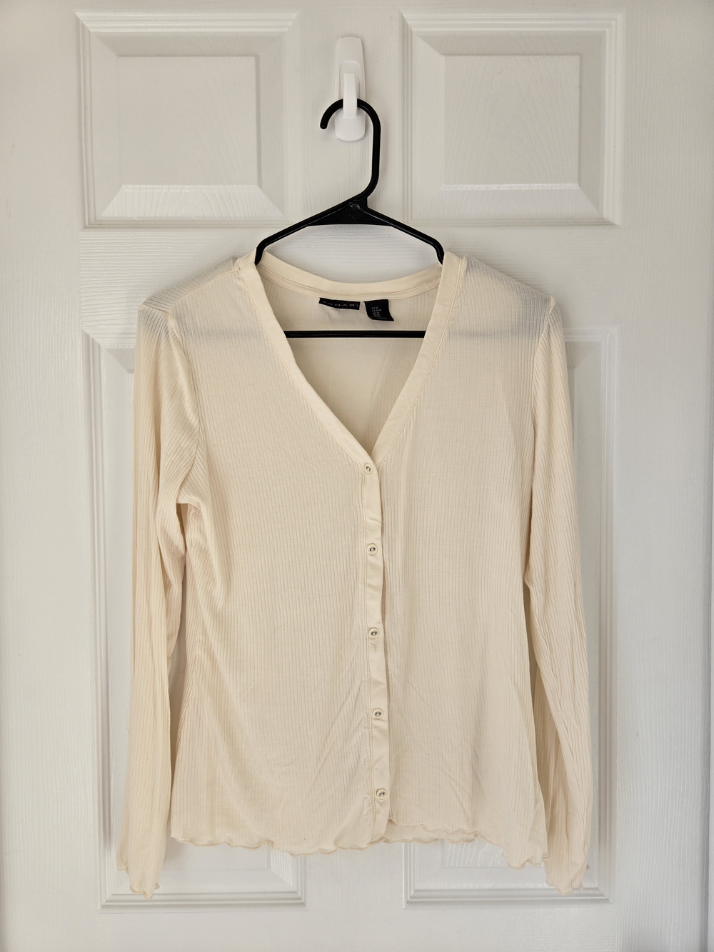 Tahari Cream Ribbed Button-Front V-Neck Long Sleeve Top Lettuce Hem Medium